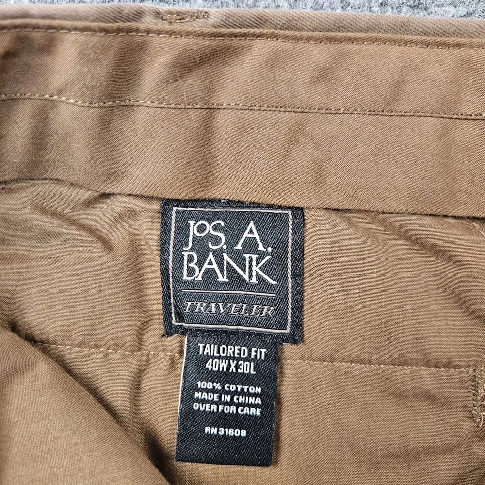Jos A Bank Traveler Chino Pants Mens 40x30 Tan Khaki Tailored Fit Cotton Twill